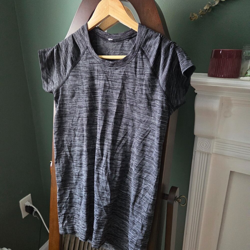 Lululemon Swifty Tech T-shirt size 12